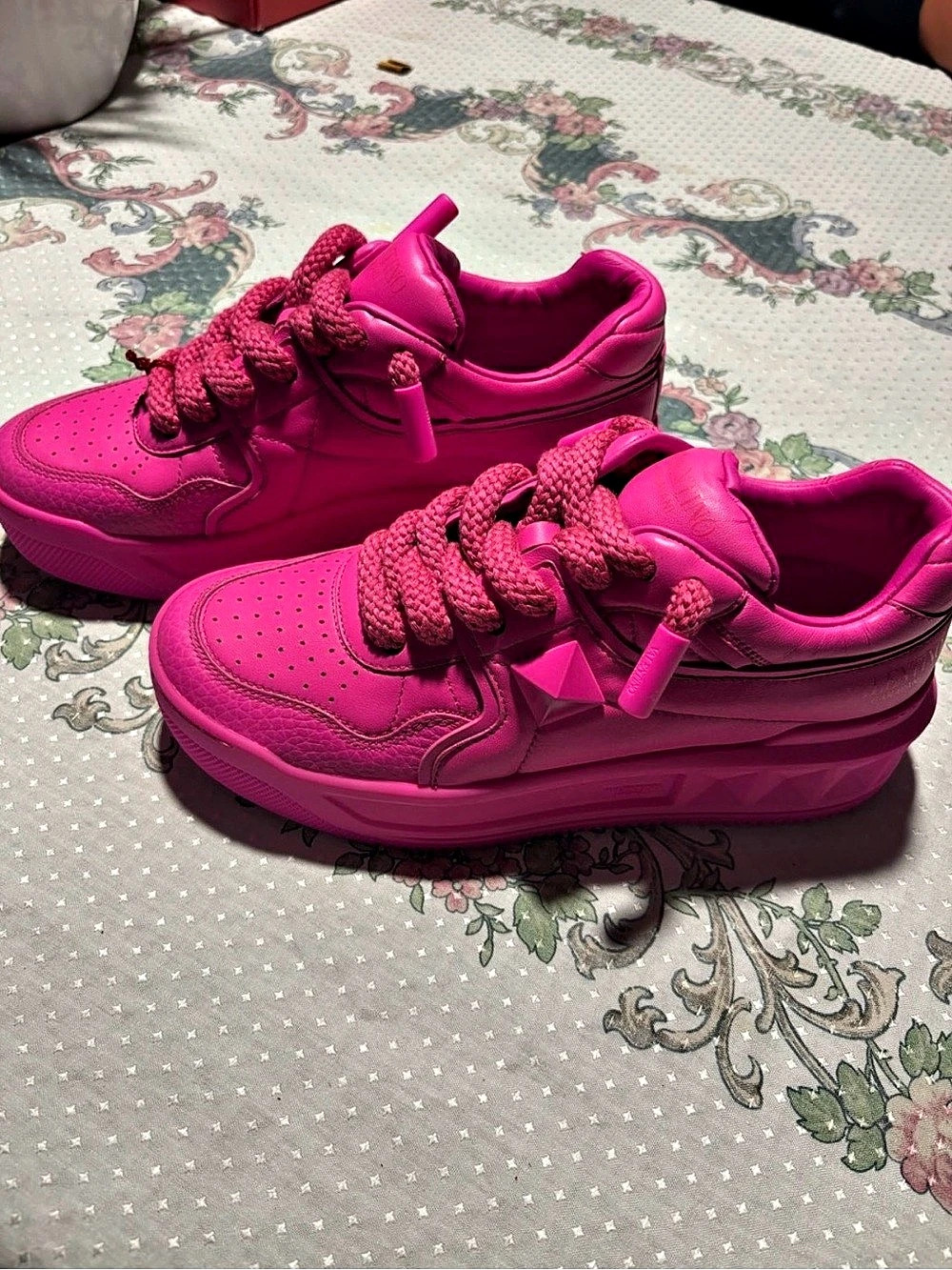 Valentino Garavani Rockstud Untitled Sneakers Sneakers Pink